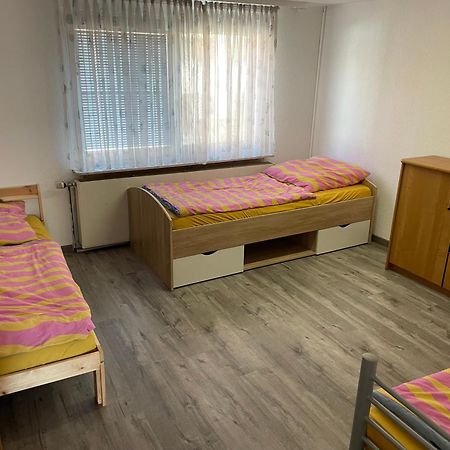 Haus Dambacher - Arbeiter-Monteurzimmer Нюртинген Екстериор снимка