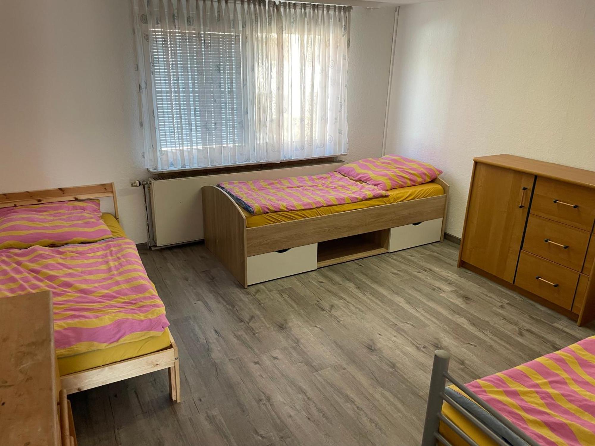 Haus Dambacher - Arbeiter-Monteurzimmer Нюртинген Екстериор снимка